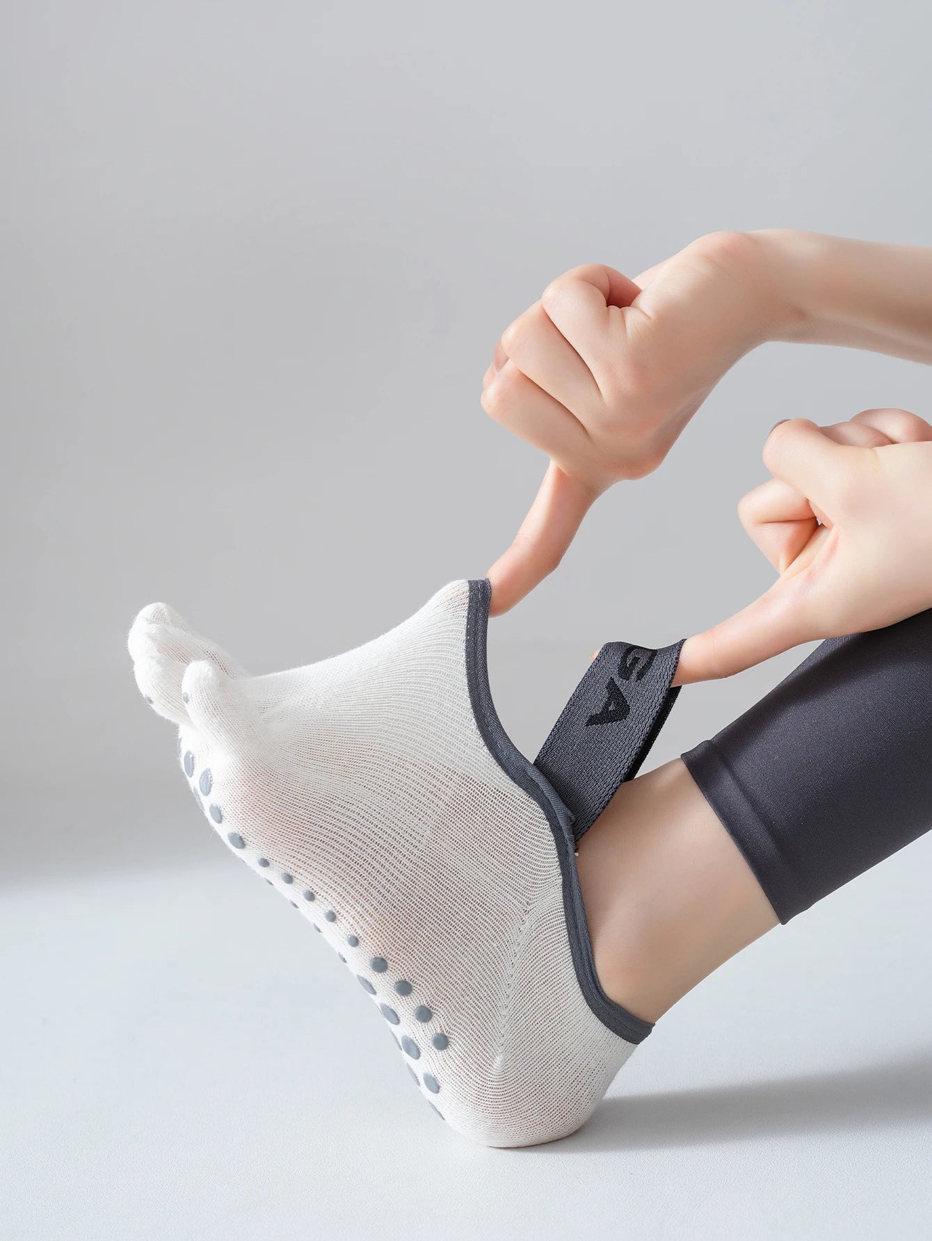 Women's Anti - Slip Five Finger Yoga Socks – Toe Grip Socks - lily supply
