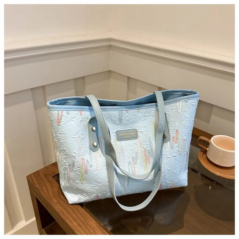 Women's Artistic Embroidery Waterproof Laptop Tote Bag