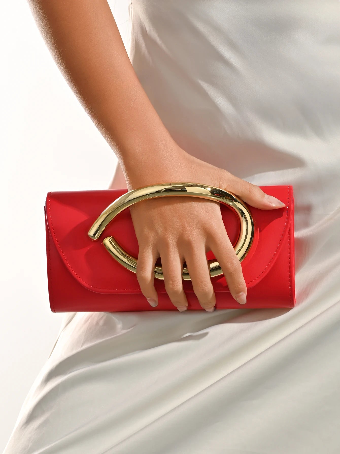 Women's evening bag, vintage European and American niche design box-style, versatile and minimalist, aesthetically pleasing