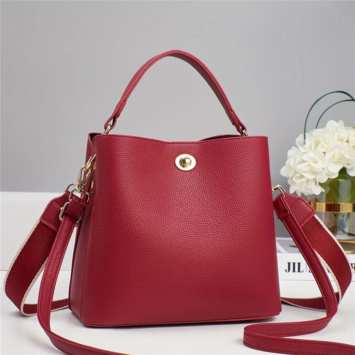 New Women's Handbag Bucket Bag High-end Female Bag Lightweight Crossbody Single Shoulder Bag Twist Lock Small Bucket Bag