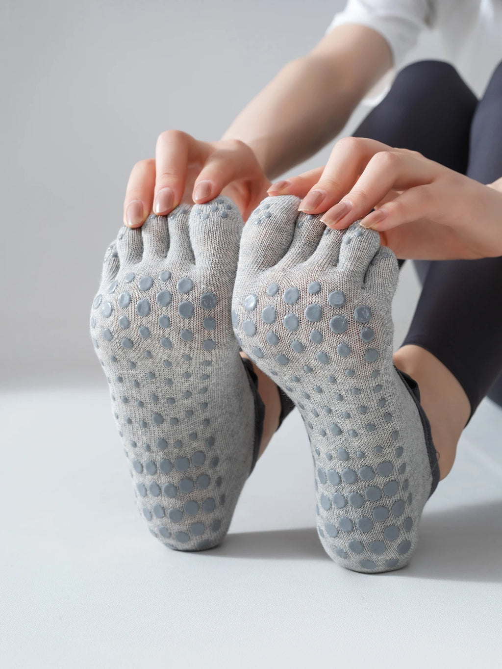Women's Anti - Slip Five Finger Yoga Socks – Toe Grip Socks - lily supply