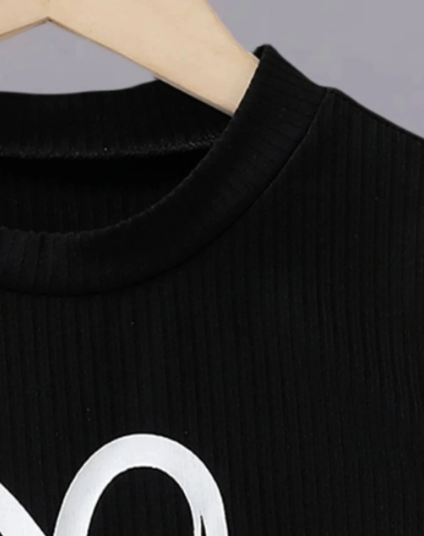 New summer girls T-shirt, black background, white love, comfortable and breathable - lily supply