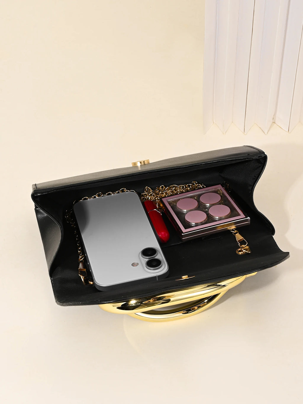 Women's evening bag, vintage European and American niche design box-style, versatile and minimalist, aesthetically pleasing