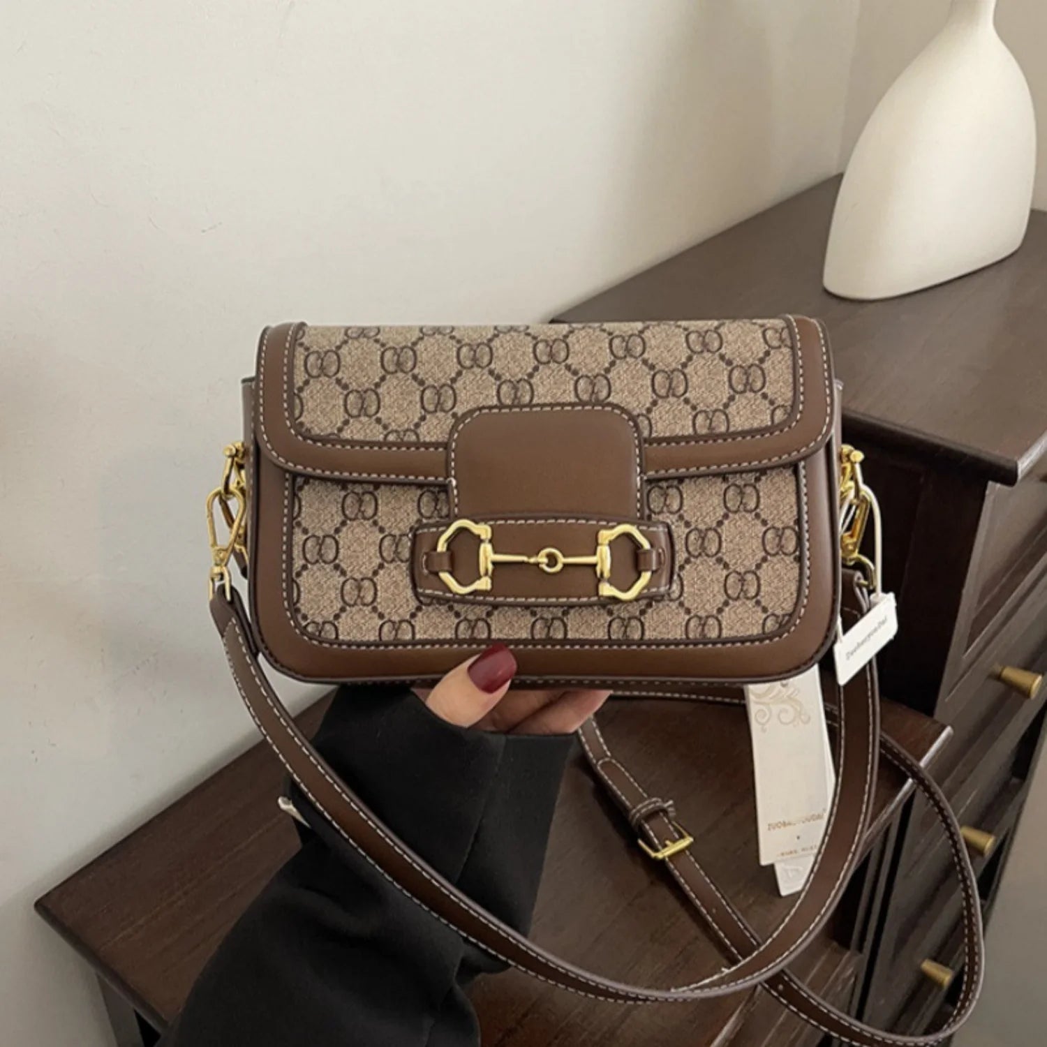 Women's Fashion Light Luxury 2026 New Saddle Bag Retro Handbag Women's Designer Shoulder Crossbody Bag, Banquet Bag, Mommy Bag