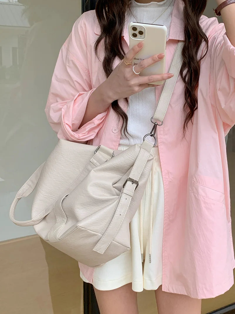 Women's Leather Vintage Shoulder Messenger Bag - Solid Simplicity Handbag