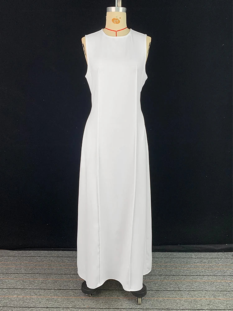 Women's Luxurious Sleeveless Round-Neck Dress