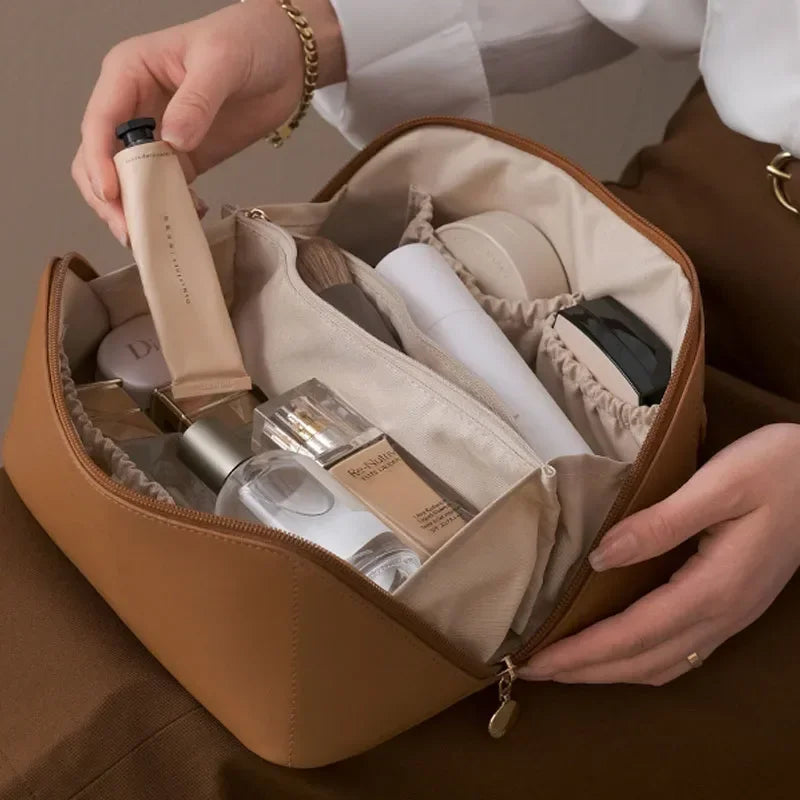 Travel makeup bag, large capacity women's makeup bag, waterproof portable bag open flat wash bag, with divider and handle